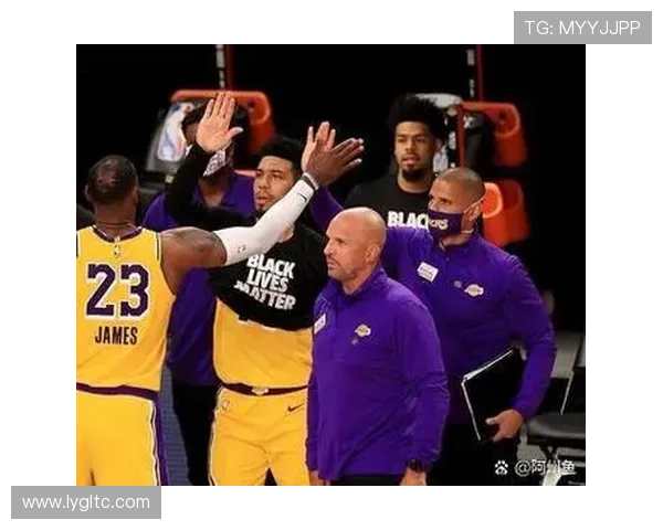 勒布朗携手浓眉复出 湖人力争逆袭勇士争夺季后赛席位